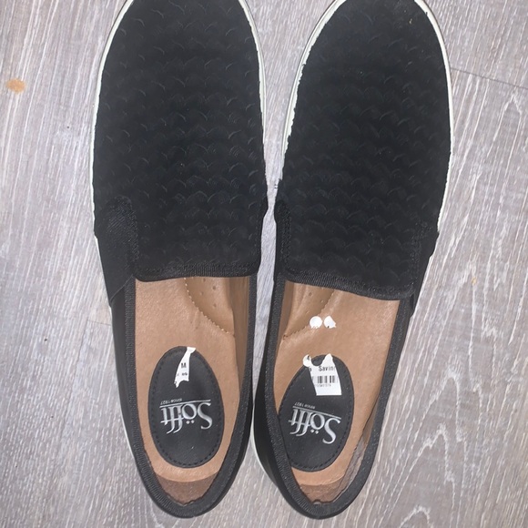 Sofft Shoes - SOFFT Black Leather Slip on sneakers Sz 11